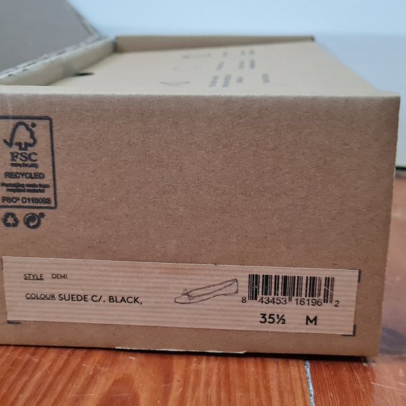 Margaux NY, Black Suede "Demi" Ballet Flat - Size 35.5 - Picture 4 of 7